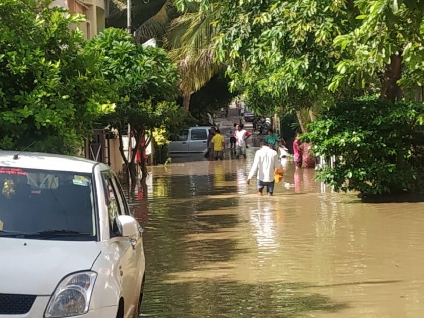 Aurangabad was lashed by rains at midnight; Heavy rainfall recorded in four circles in the city | औरंगाबादला मध्यरात्री पावसाने झोडपले; शहरातील चार मंडळात अतिवृष्टीची नोंद
