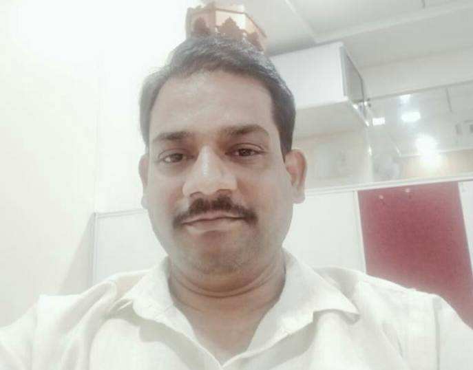 Bank officer commits suicide in Ratnagiri, cause of suicide in bouquet | रत्नागिरीत बँक अधिकाऱ्याची आत्महत्या, कारण गुलदस्त्यात