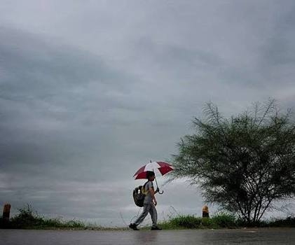 Rain grace is needed in 17 districts of the state, 5 districts get maximum rainfall | राज्यातील १७ जिल्ह्यांमध्ये हवी आहे वरूणराजाची कृपादृष्टी, 'या '५ जिल्ह्यात सर्वाधिक वृष्टी