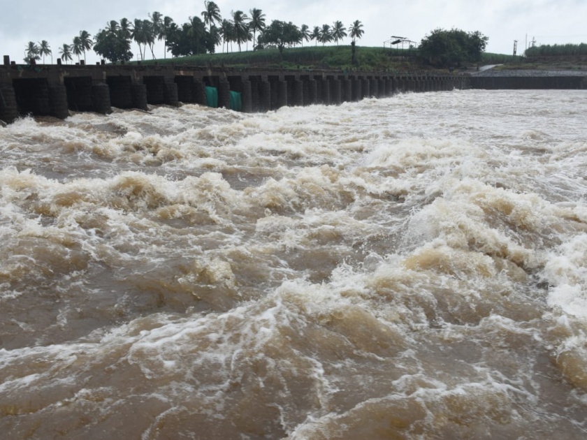 Heavy rains in Warna dam area for the second day | वारणा धरण क्षेत्रात दुसऱ्या दिवशीही अतिवृष्टी