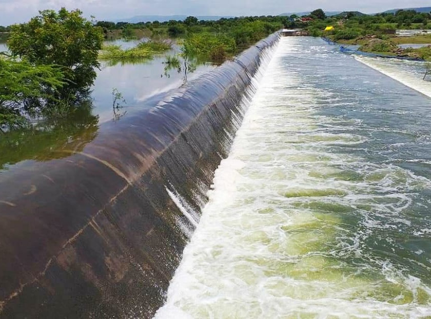 Delightful! The largest Sukhna dam in Aurangabad taluka filled to full capacity | आनंददायक ! औरंगाबाद तालुक्यातील सर्वात मोठे सुखना धरण पूर्ण क्षमतेने भरले