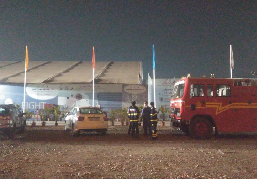 A fire at a transformer at the Jumbo Covid Center in Pimpri; The great calamity was averted | पिंपरीतील जम्बो कोविड सेंटरमधील ट्रान्सफार्मरला आग; सुदैवाने मोठा अनर्थ टळला