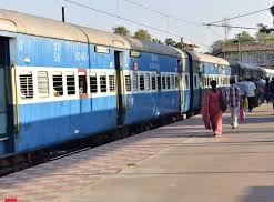 Five railway stations in Pimpri Chinchwad, but no train stops ... | पिंपरी चिंचवड शहरात रेल्वेस्थानक पाच, पण एकाही गाडीला नाही थांबा...