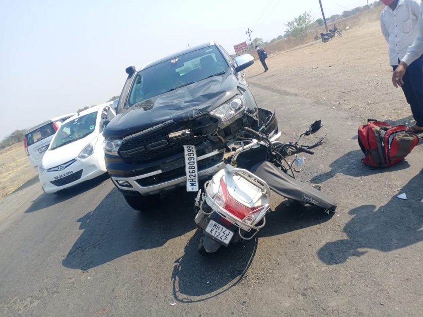 A moped rider was killed on the spot in a car crash | भरधाव कारच्या धडकेत मोपेडस्वार जागीच ठार 