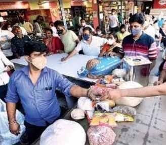 Pune Mini Lockdwon: Terror of curfew; crowd for shopping in the market yard by pune citizens | Pune Mini Lockdwon : संचारबंदीचा पुणेकरांनी घेतला धसका; मार्केटयार्डमध्ये खरेदीसाठी तोबा गर्दी 