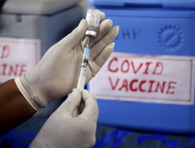 Corona Vaccination: Shortage of Corona Vaccines in Baramati; Time to close the vaccination campaign | Corona Vaccination : बारामतीत कोरोना प्रतिबंधक लसींचा तुटवडा; लसीकरण मोहीम बंद करण्याची वेळ