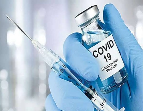 Coronavirus Vaccine : Corona preventive vaccination was three and a half million; 4,800 doses wereted | Coronavirus Vaccine : कोरोना प्रतिबंधक लसीकरण झाले साडेतीन लाख; ४ हजार ८०० डोस गेले वाया