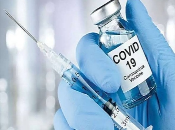 Corona Vaccine Pune: Pune Zilla Parishad receives 55,000 doses of Covishield and Covaxin vaccine | Corona Vaccine Pune : पुणे जिल्हा परिषदेला कोविशिल्ड अन् कोव्हॅक्सीन लसींचे ५५ हजार डोस