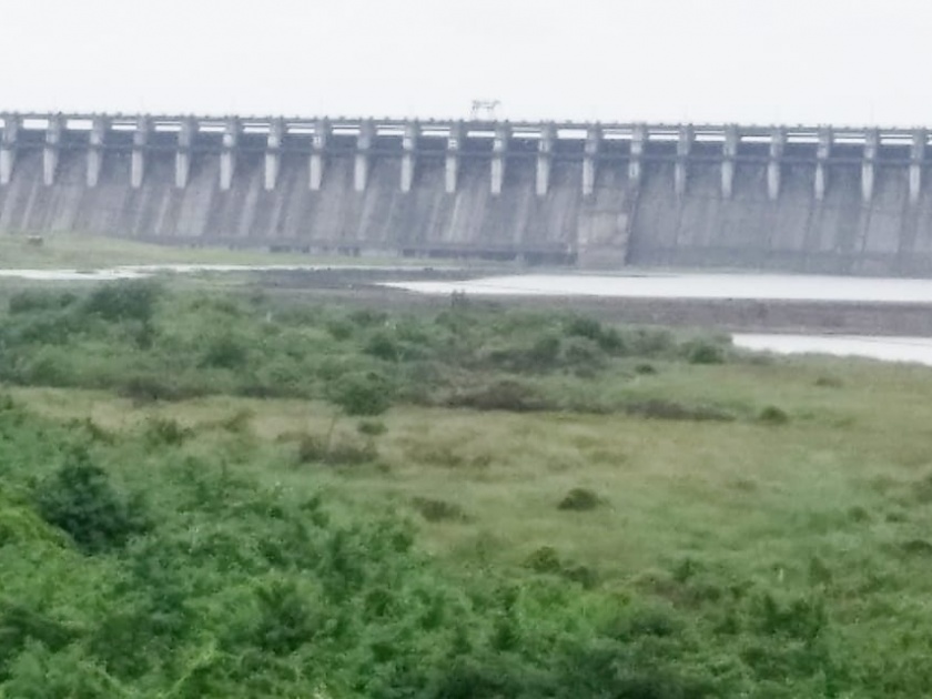 The water from the Ujani dam reached the bottom; Crisis on farmers in Pune, Nagar, Solapur district | उजनी धरणाने गाठला तळ; पुण्यासह नगर, सोलापूर जिल्ह्यातील शेतकऱ्यांवर ओढवणार पाणी संकट