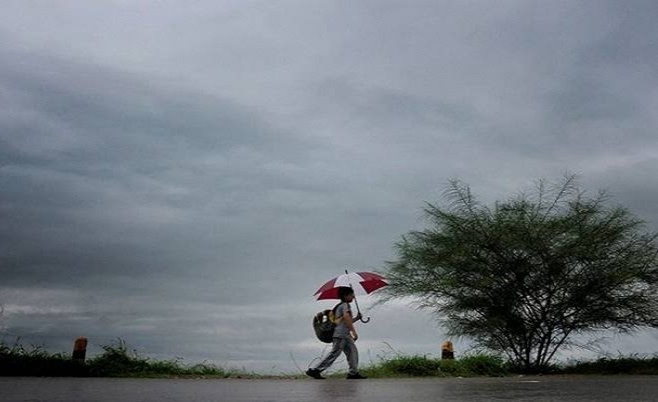Big news! Monsoon Express' Superfast; Reach to Solapur with kokan | मोठी बातमी! 'मॉन्सून एक्सप्रेस' सुसाट; कोकणासह सोलापूरपर्यंत मारली मजल