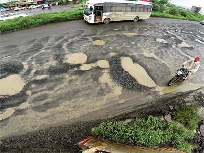 Pune Satara road contractor exempted from paying toll due to damage in lockdown | Punesatarahighway: पुणे सातारा रस्त्याचा कंत्राटदाराला लॉकडाऊन मध्ये नुकसान झाले म्हणून टोल भरण्यातून सूट