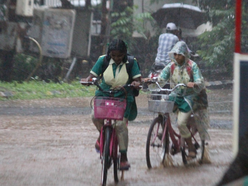 Forecasted rainfall in Kolhapur district, highest rainfall in Gaganbawda taluka | कोल्हापूर  जिल्ह्यात पावसाचा जोर कायम, गगनबावडा तालुक्यात सर्वात जास्त पावसाची नोंद