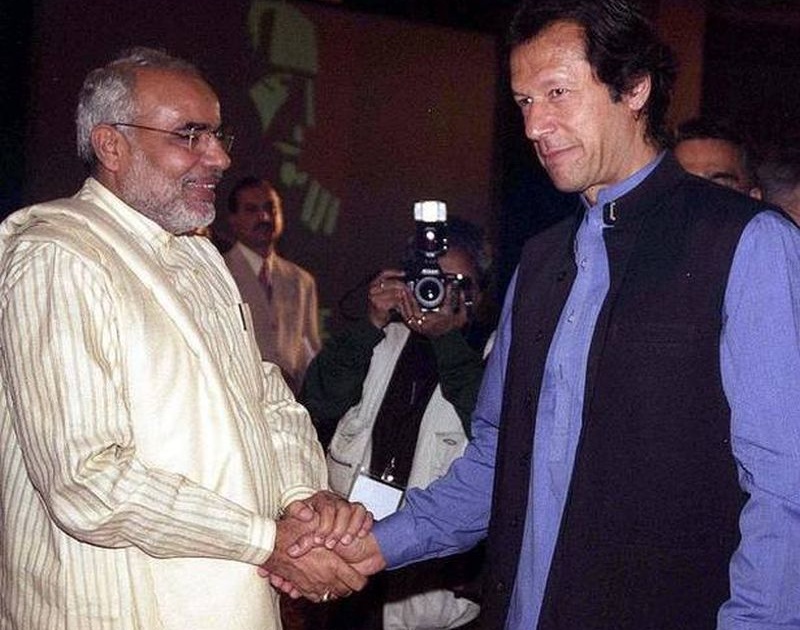 Imran Khan Likely to Invite Indian PM Narendra Modi to Pakistan For His Swearing-in Ceremony | पंतप्रधान नरेंद्र मोदी पुन्हा पाकिस्तानला जाणार?; इम्रान खान यांचं आमंत्रण येण्याची शक्यता