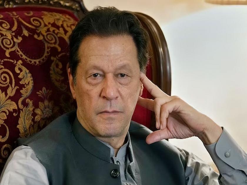 The end of Imran Khan's political career? The election commission took a big action | इम्रान खानच्या राजकीय कारकिर्दीचा शेवट? निवडणूक आयोगाने केली मोठी कारवाई  