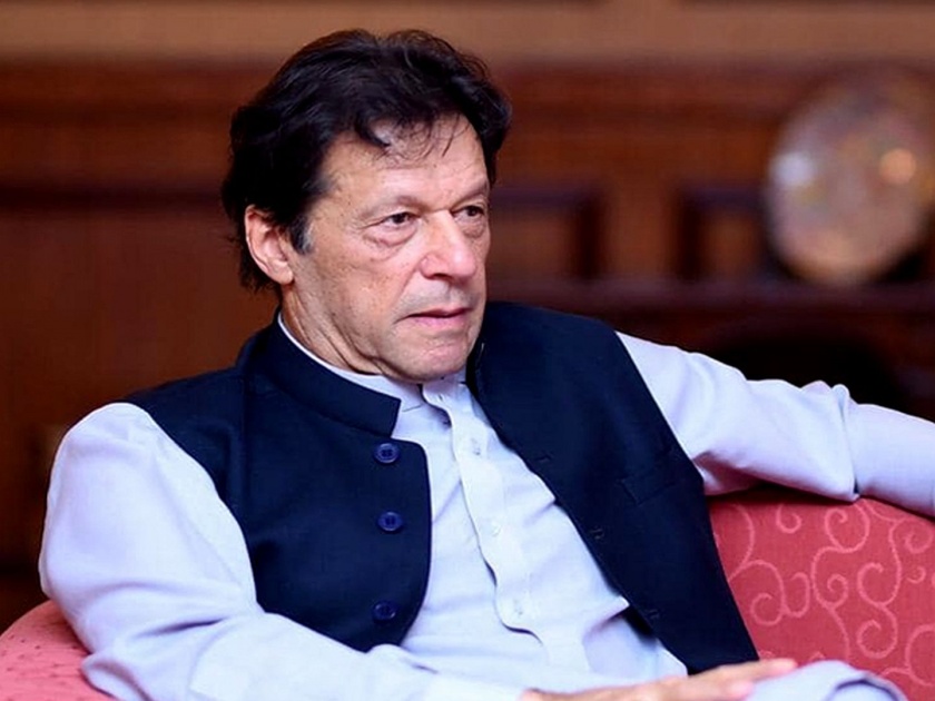 pakistan pm imran khan fears more military hostilities with india | लोकसभेआधी पुन्हा काहीतरी घडू शकतं; इम्रान खान यांना 'मनसे' संशय