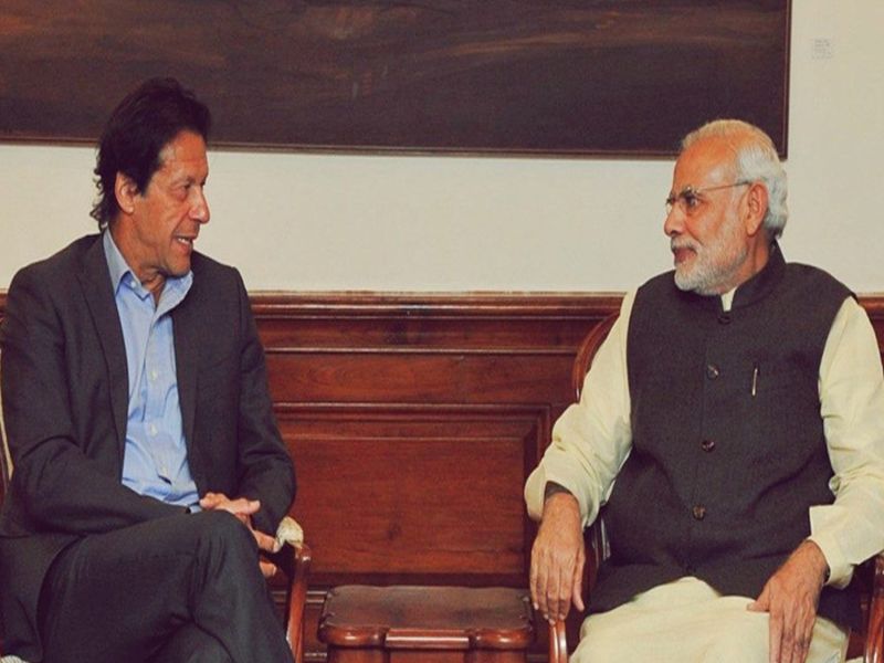 i will once again extend hand of friendship to india after lok sabha election 2019 says pakistan pm imran khan | ...तेव्हा भारतासमोर मैत्रीचा हात पुढे करेन- इम्रान खान