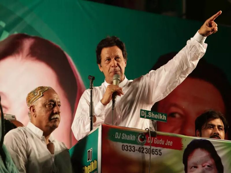 pakistan election result imran khans pti party leading opponents cry foul | Pakistan Election 2018: पीटीआय सर्वात मोठा पक्ष; इम्रान खान पंतप्रधान होणार?