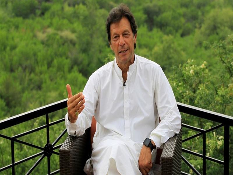 Imran Khan’s cabinet bans first-class air travel for top officials | पाकिस्तानातील नेत्यांना आता 'साध्या राहणी'ची सक्ती; प्रथमवर्ग प्रवासाला बंदी