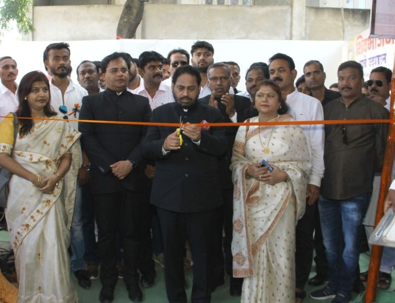 Shivbhojan Thali launches in Nagpur | शिवभोजन थाळीचा नागपुरात शुभारंभ : पालकमंत्र्यांनी केले उद्घाटन