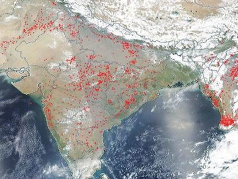 large parts of india dotted with fires due to crop burning says nasa images | देशात ठिकठिकाणी आगीचा भडका; नासाचा 'हा' फोटो धक्कादायक