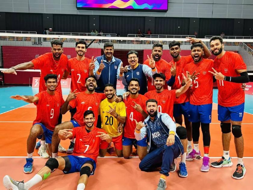 History! Indian men's Volleyball teamdisplays fantastic fight to beat 2018 Asian Games silver medallists South Korea in a nail-biting match  | भारताचा रौप्यपदक विजेत्या दक्षिण कोरियावर रोमहर्षक विजय, Asian Games मध्ये रचला इतिहास