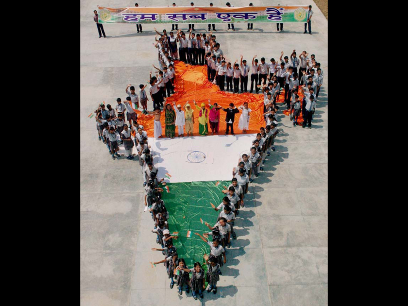  First Independence Day in the heart of the witnesses: Celebrating celebration in Sangli district | Independence Day (12590) साक्षीदारांच्या हृदयात कोरला पहिला स्वातंत्र्य दिन : सांगली जिल्ह्यातील स्फूर्तिदायी उत्सव