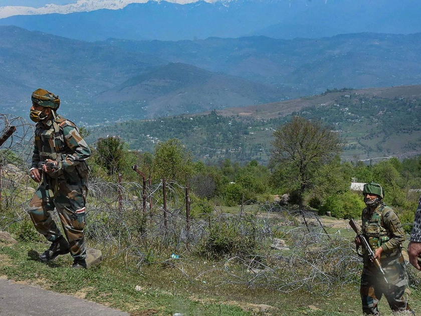 Army and BSF on alert, 250 terrorists from launch pad in PoK in preparation for infiltration | PoK मधील लाँन्च पॅडवरून २५० दहशतवादी घुसखोरीच्या तयारीत, लष्कर आणि BSF अलर्टवर