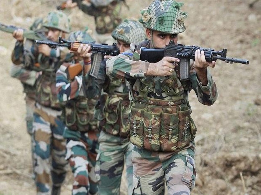 heavy shellings from pakistan indian army high alert on loc | भारताच्या चोख प्रत्युत्तरामुळे पाकिस्तान बिथरला; सीमेवर बेछूट गोळीबार सुरू