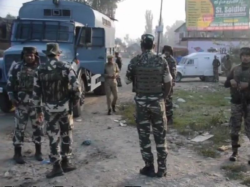 Jammu Kashmir: Two militants killed by Indian army in Anantnag | Jammu Kashmir : अनंतनागमध्ये लष्कराकडून हिज्बुलच्या टॉप कमांडरसह दोन दहशतवाद्यांना कंठस्नान 