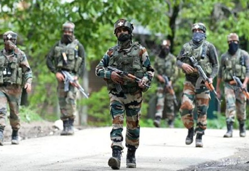 Indian Army killed 20 Pakistani soldiers in one and a half month | भारतीय लष्कर शांतपणे करतंय सर्जिकल स्ट्राईक, दीड महिन्यात 20 पाकिस्तानी जवानांना केलं ठार