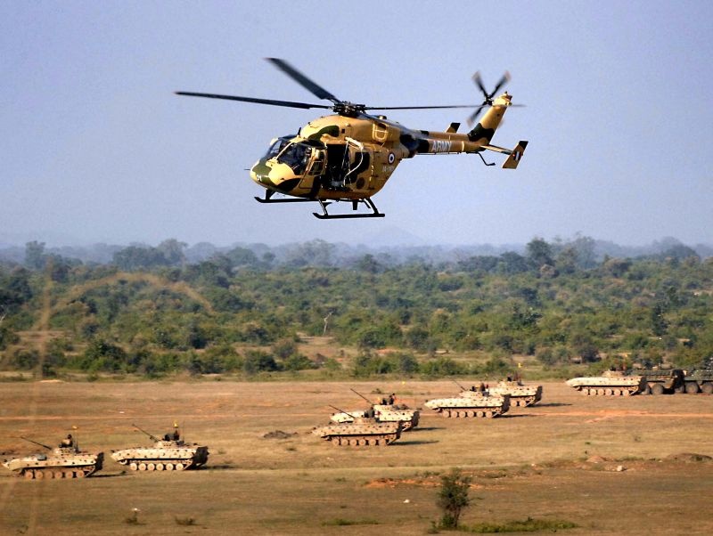 3.5 lakh crore project of defense forces stuck | मेक इन इंडिया : लालफितशाहीत अडकले संरक्षण दलांचे 3.5 लाख कोटींचे प्रकल्प