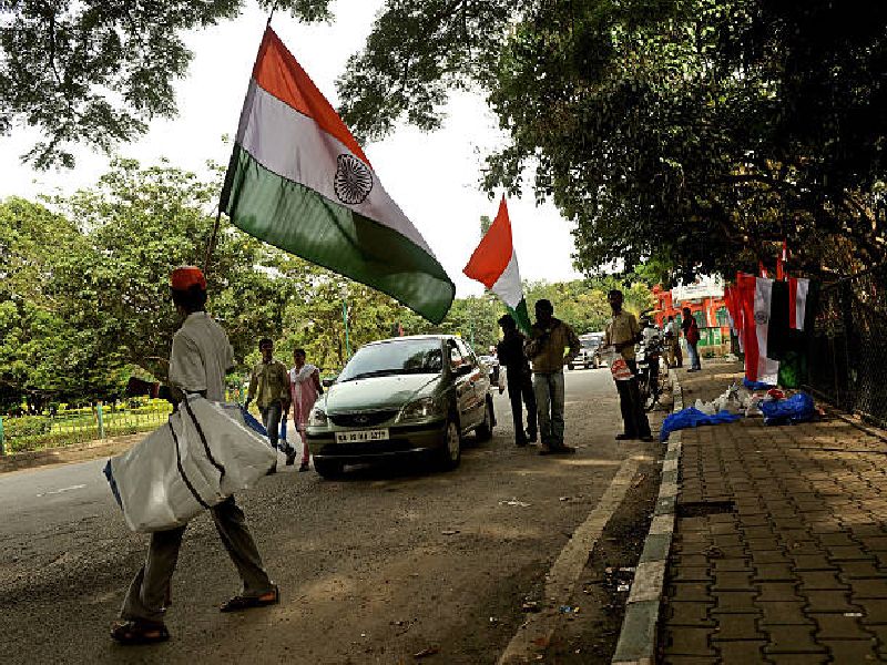 Independence Day: Countri says no to plastic flags | Independence Day : यंदाचा हा मोठा बदल आलाय का लक्षात?