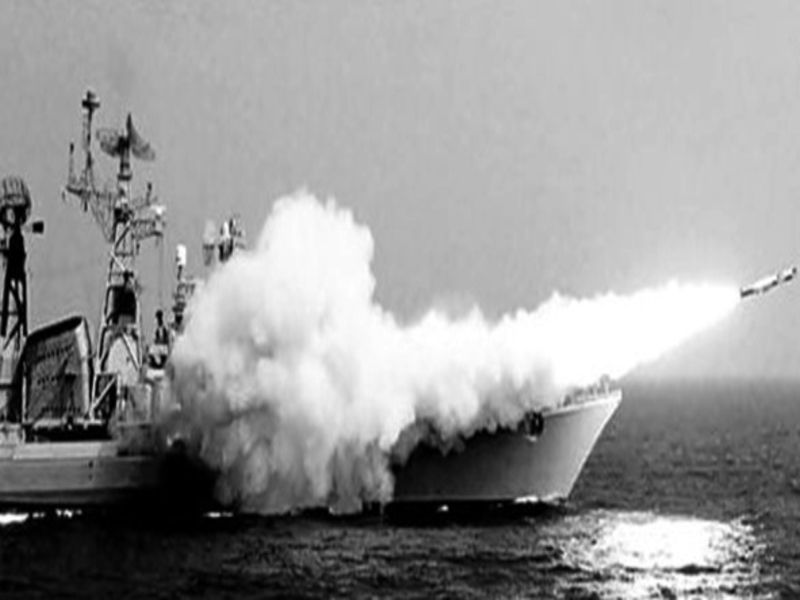 Story of Indian navy's 'Operation Trident' in 1971 war | 'ऑपरेशन ट्रायडंट' : भारतीय नौदलाने असा उडवला होता पाकिस्तानच्या कराची बंदराचा धुव्वा