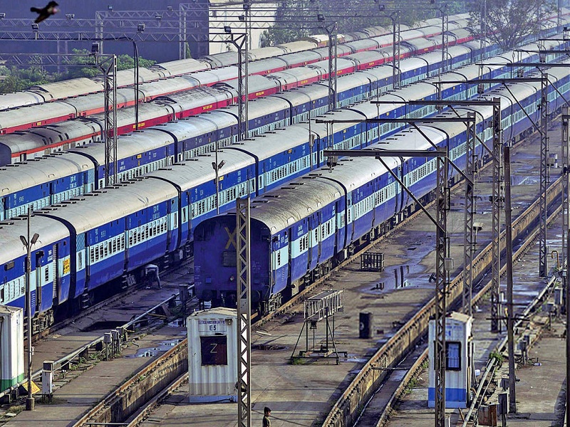 regret long haul train diwali waiting for most trains indian railway | Indian Railways: दिवाळीत लांब पल्ल्याच्या रेल्वेला 'रिग्रेट', तर बहुतांश गाड्यांना वेटिंग