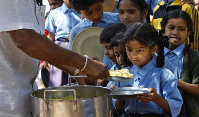 65 malnourished children found in Solapur; CEOs take on the spread to the health department | धक्कादायक; जिल्हा परिषदेच्या सर्वेक्षणात सोलापूर जिल्ह्यात आढळली ६५ कुपोषित बालके