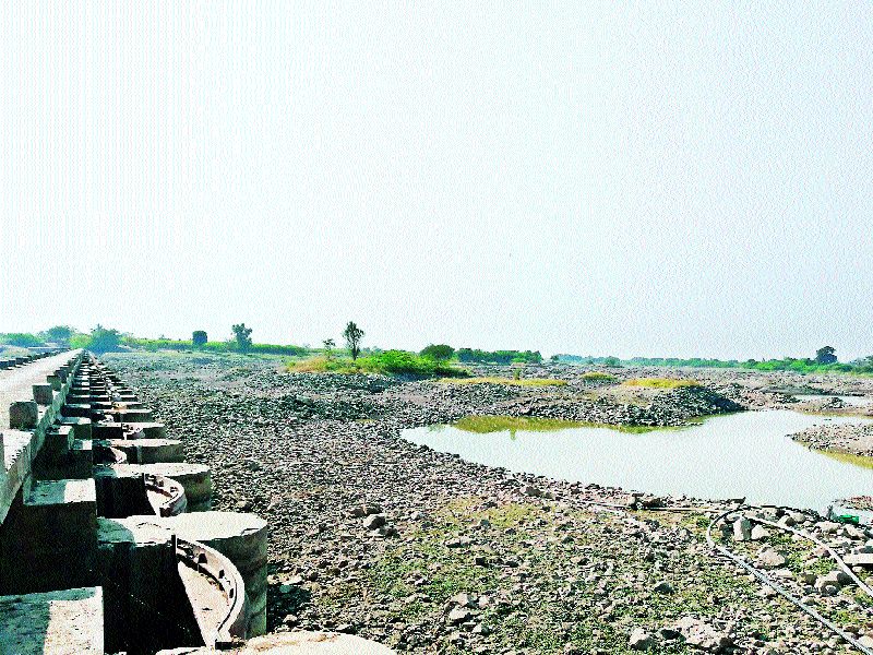  Bandha-water supply is less, thousands of hectare on the road to irrigate agriculture | बंधा-यातील पाणीसाठा कमी, हजारो हेक्टर शेती जळण्याच्या मार्गावर