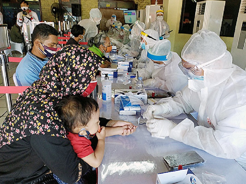 Indonesia: Corona's third wave begins? More than 150 patients died in one week | Indonesia: कोरोनाच्या तिसऱ्या लाटेला सुरुवात ? एका आठवड्यात 150 पेक्षा जास्त लहान मुलांचा मृत्यू