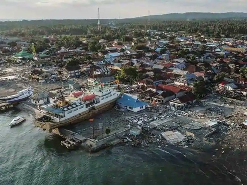 So far 1234 people die in Indonesia's earthquake and c | Indonesia Tsunami: इंडोनेशियातल्या भूकंप आणि त्सुनामीमध्ये आतापर्यंत 1234 जणांचा मृत्यू