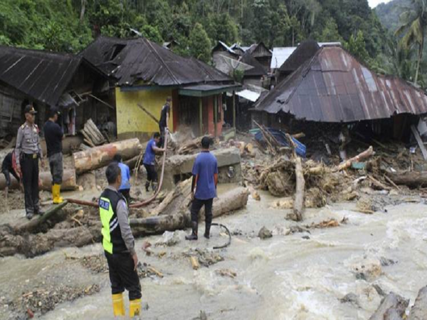 Indonesia Flood: 79 People Died, 4000 People Been Saved | इंडोनेशियातील पापुआमध्ये पूराचा हाहाकार, 79 जणांचा मृत्यू 