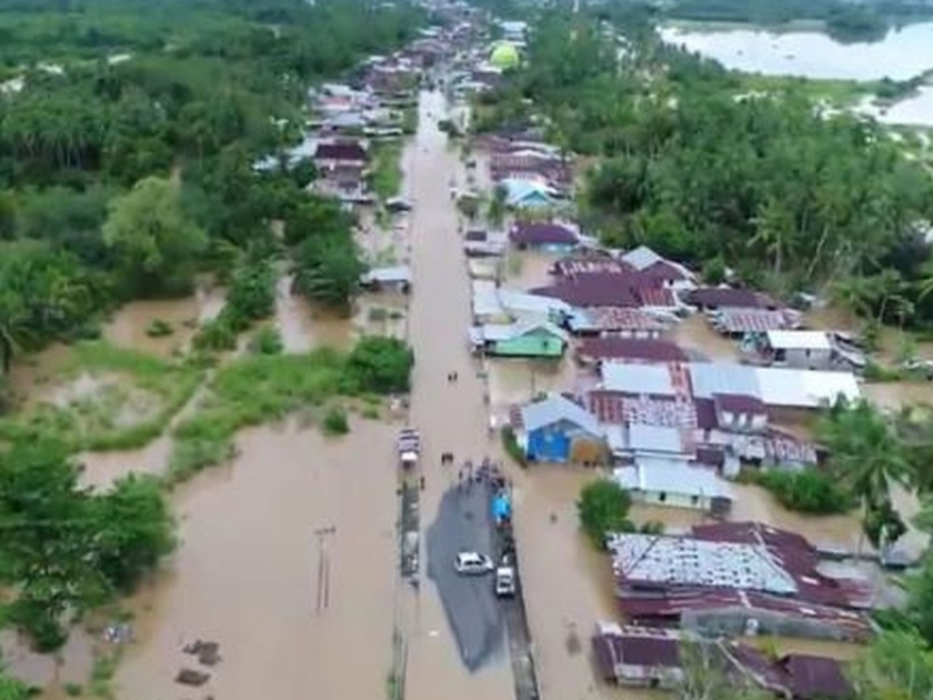 Indonesia floods At least 29 people dead thousands displaced | Indonesia floods : इंडोनेशियात पुराचा हाहाकार; 29 जणांचा मृत्यू