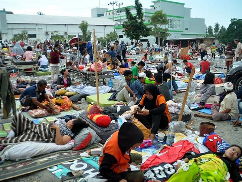 Indonesia quake-tsunami death toll jumps to 384, reports AFP quoting disaster agency | बाप रे... इंडोनेशियात त्सुनामीने हाहाकार, मृतांचा आकडा 384 वर