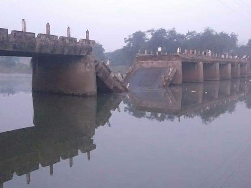 Indrayani river Bridge collapses in Pune; The big accident was avoided | पुण्यात इंद्रायणी नदीवरील पूल कोसळला; मोठी दुर्घटना टळली