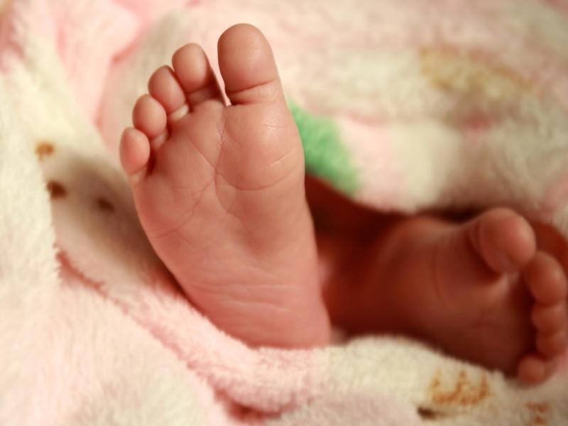 Hide the death of a two-month-old baby with a corona? Shocking type of private hospital in Pune | दोन महिन्यांच्या कोरोनाग्रस्त बाळाचा मृत्यू लपवला? पुण्याच्या खासगी रुग्णालयातील धक्कादायक प्रकार 