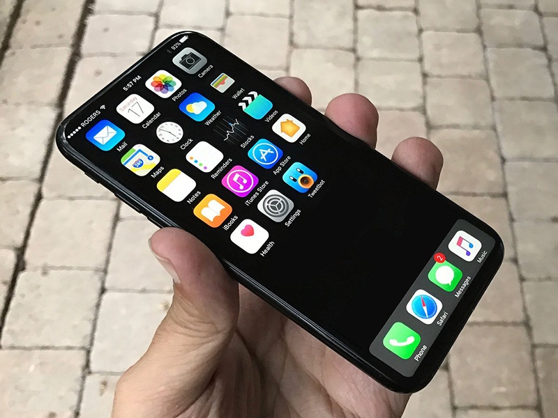 Apple iPhone 8 could be launched next month | नवीन आयफोनची प्रतीक्षा संपली, पुढील महिन्यात येणार आयफोन 8