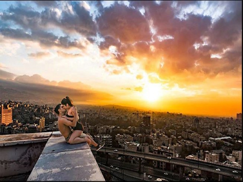 Iranian Parkour Athletes Kiss On Rooftop Photo Goes Viral-SRJ | किस्सा किसचा, इरानमधील लव्हबर्डना किस करणे पडले महागात, सोशल मी़डियावरून उघडकीस आला प्रकार