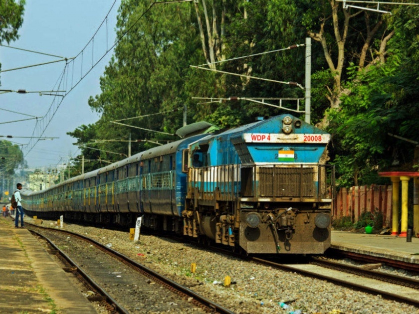 Two special trains will run for Karthiki Yatra in Pandharpur | पंढरपुरातील कार्तिकी यात्रेसाठी रेल्वेच्या दोन विशेष गाड्या धावणार