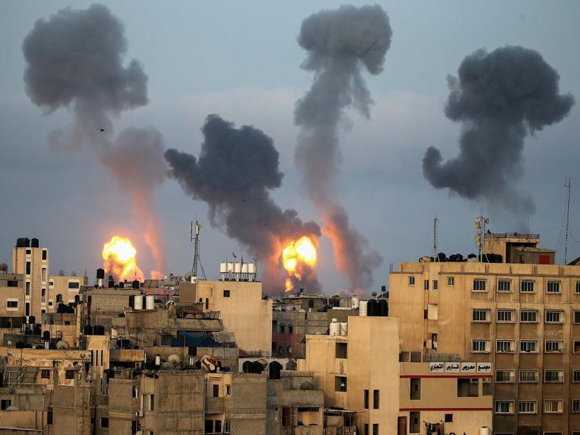 israel gaza attack jabalia refugee camp attack engineer loses 19 family members in israeli air raid | हृदयद्रावक! इस्रायली हवाई हल्ल्यात एकाच कुटुंबातील 19 जणांचा मृत्यू; युद्धामुळे परिस्थिती भीषण