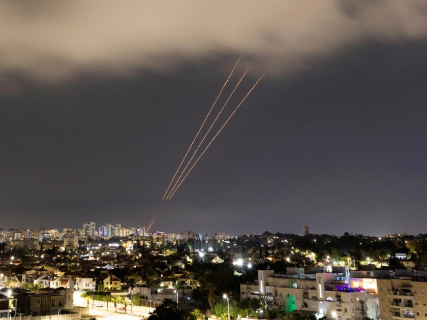 tension increased! Israel eventually retaliated Air strike on Iranian city | तणाव वाढला! इस्रायलने अखेर बदला घेतलाच; इराणच्या शहरावर हवाई हल्ला 