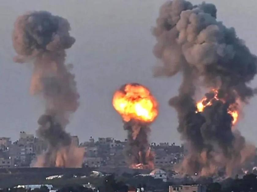 A heavy attack of 100 fighter jets on Gaza! Hamas base destroyed, internet and electricity cut off | गाझावर १०० लढाऊ विमानांचा जोरदार हल्ला! हमासचा तळ उद्ध्वस्त, इंटरनेट आणि वीजही बंद