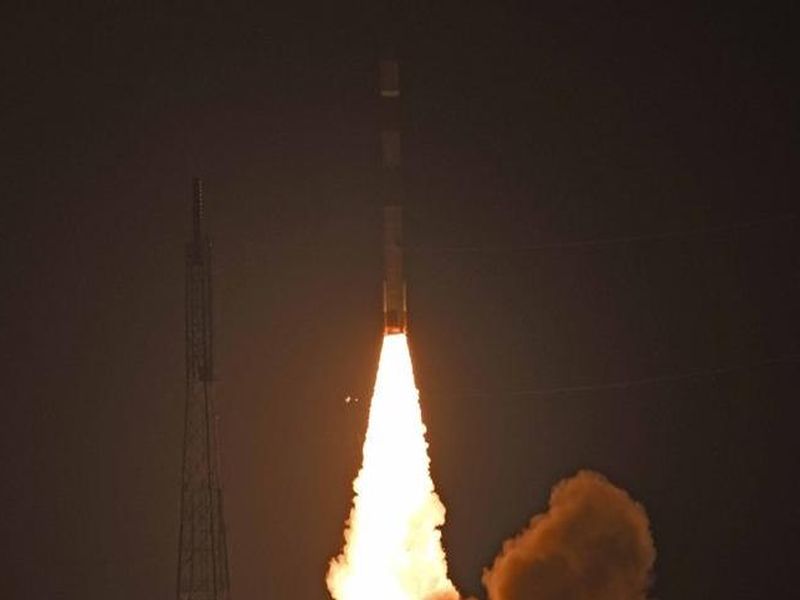 isro launches military satellite microsat r and kalamsat creates history | ऐतिहासिक! इस्रोकडून जगातील सर्वात हलक्या उपग्रहाचं यशस्वी प्रक्षेपण